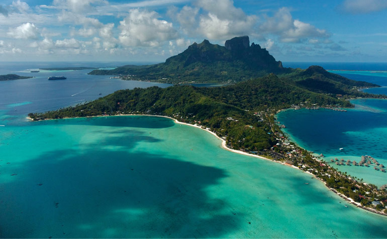 Bora Bora vanuit de lucht