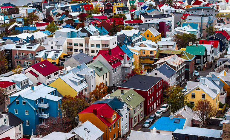 Kleurvolle huisjes in Reykjavík