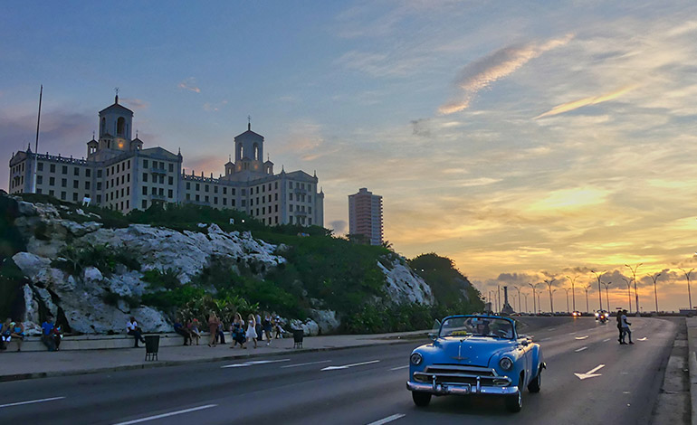 Zonsondergang in Havana, Cuba