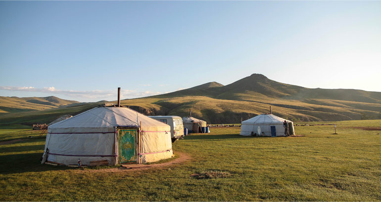 Zonsopgang boven de yurts